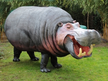 Nellie de Hippo 1 349 x 262